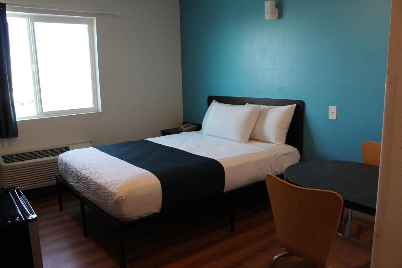 Motel 6 Rexburg, Id Bagian luar foto